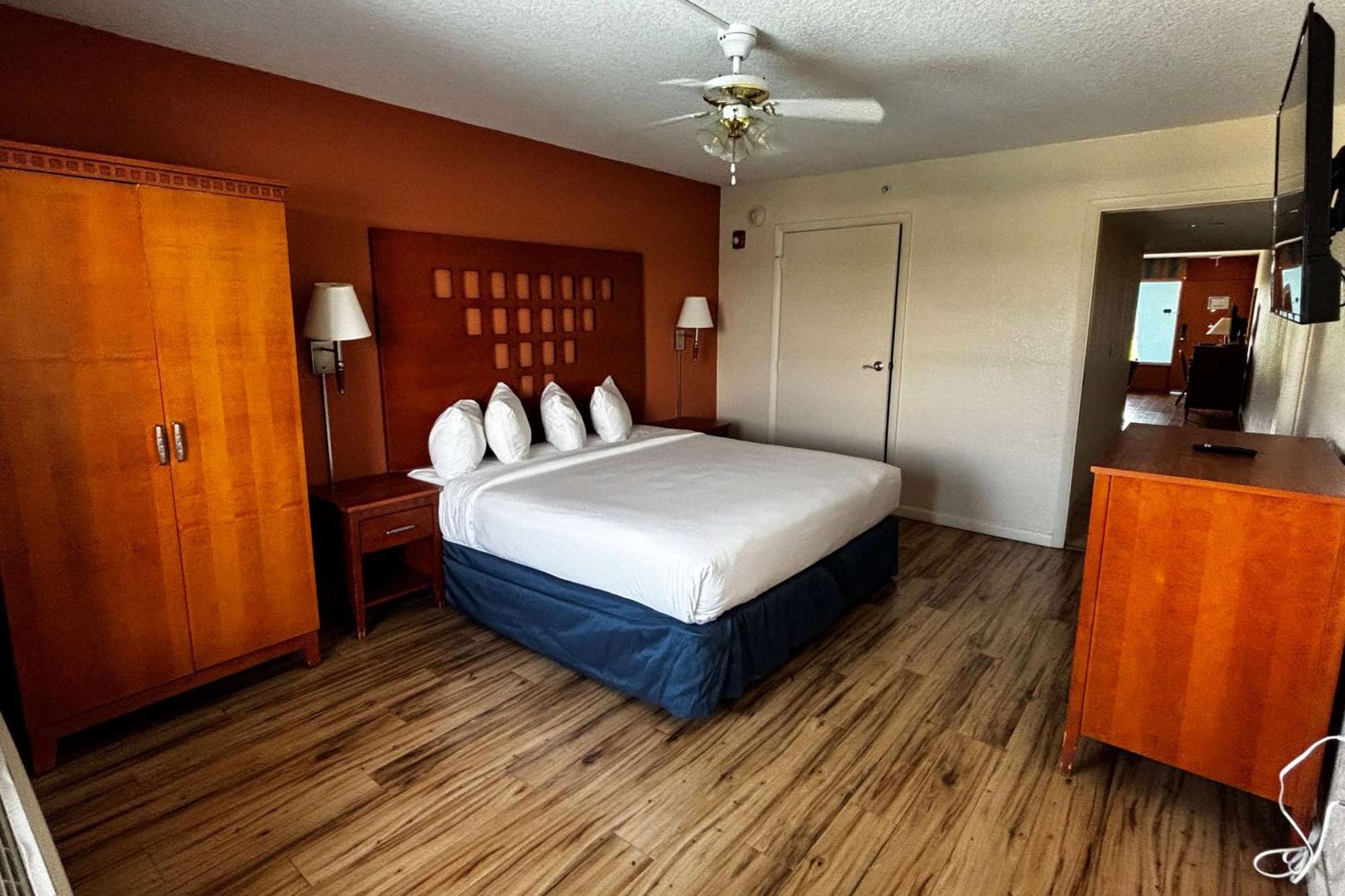 מלון קיסימי Ramada By Wyndham Flamingo Water Park מראה חיצוני תמונה