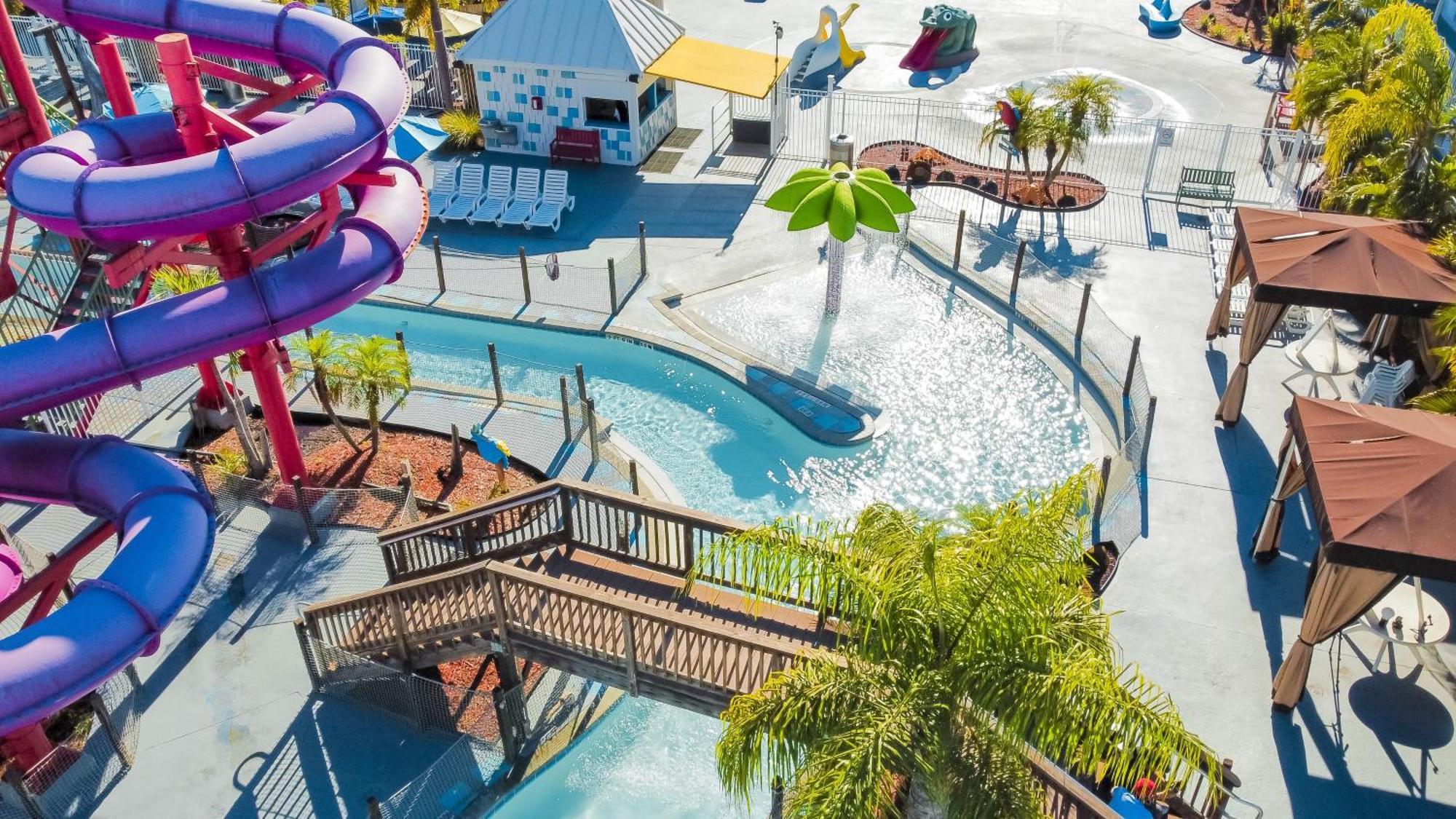 מלון קיסימי Ramada By Wyndham Flamingo Water Park מראה חיצוני תמונה