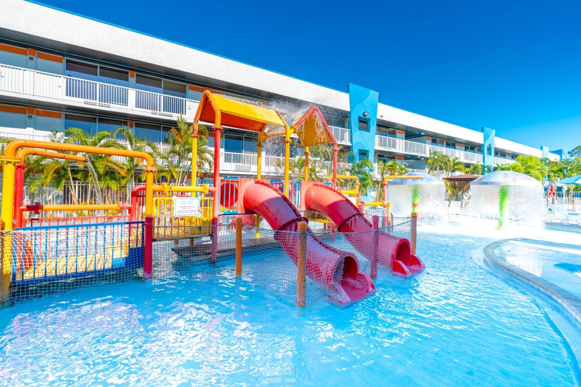 מלון קיסימי Ramada By Wyndham Flamingo Water Park מראה חיצוני תמונה