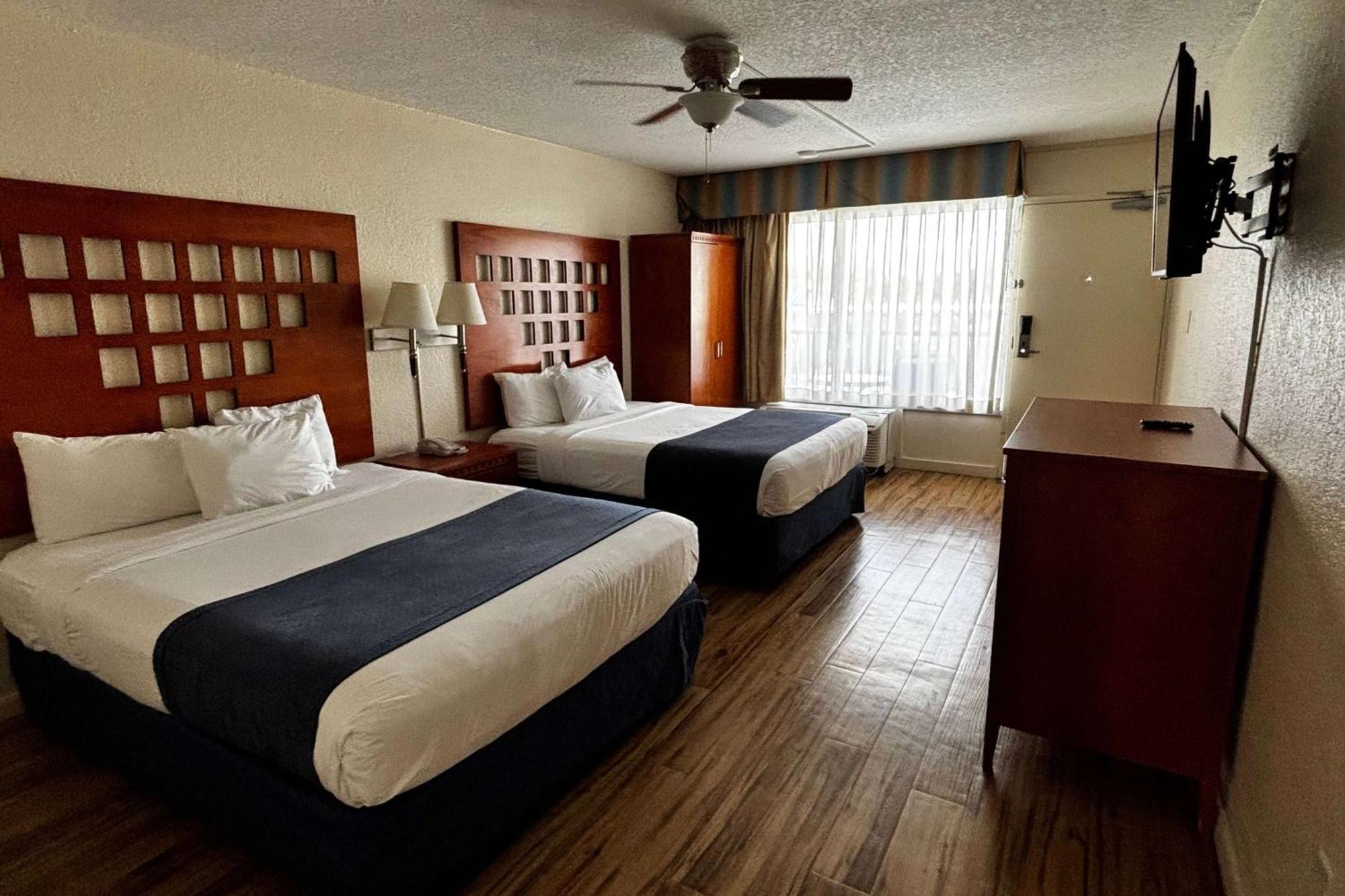 מלון קיסימי Ramada By Wyndham Flamingo Water Park מראה חיצוני תמונה